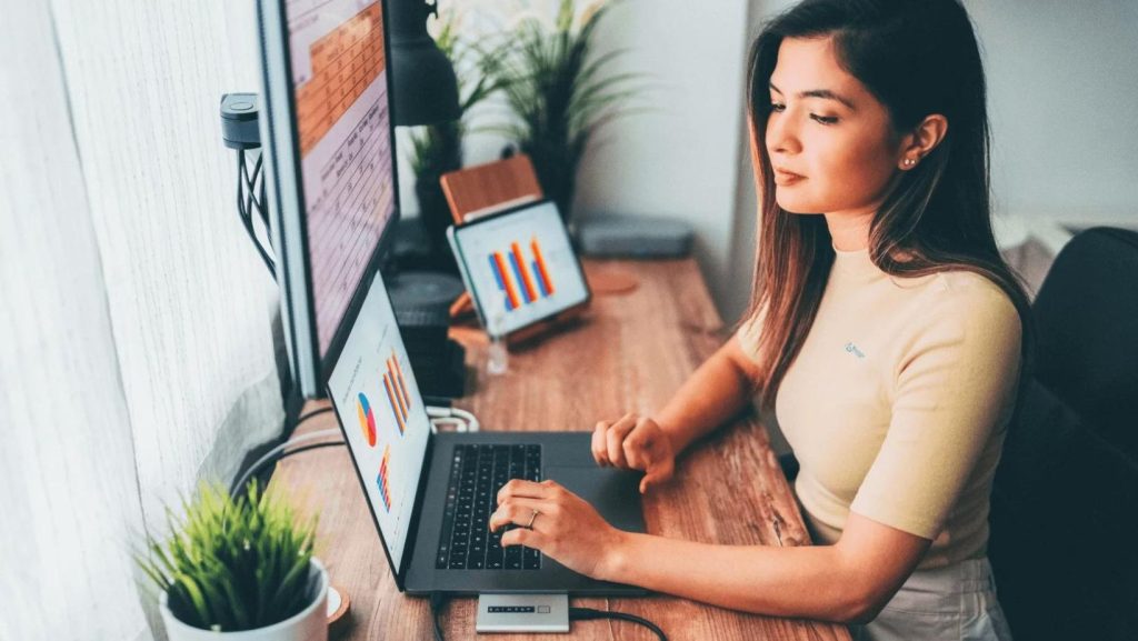 Virtual Assistant for Customer Service: How It Works and What to Expect